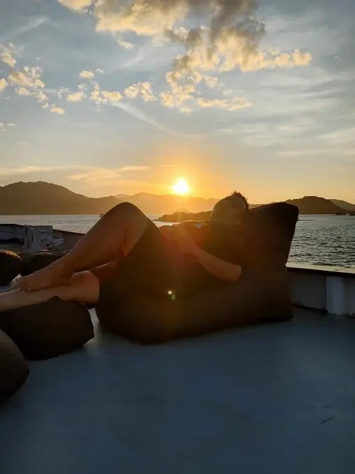 bisa menikmati sunset di kapal King Cirox 02